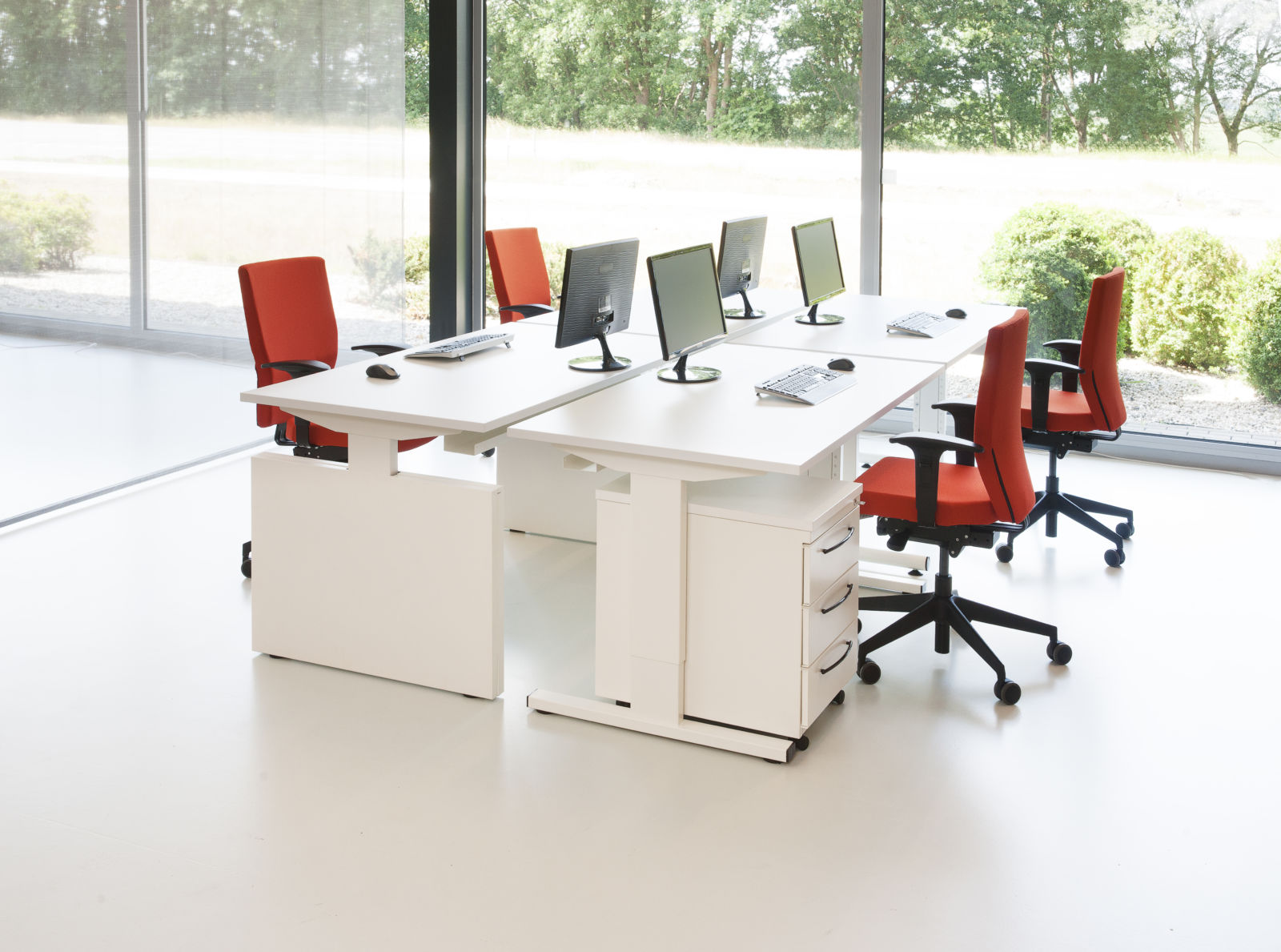 Zoek je Office Center Domino Plus werkplek HI wit 25mm? Wij helpen je graag!